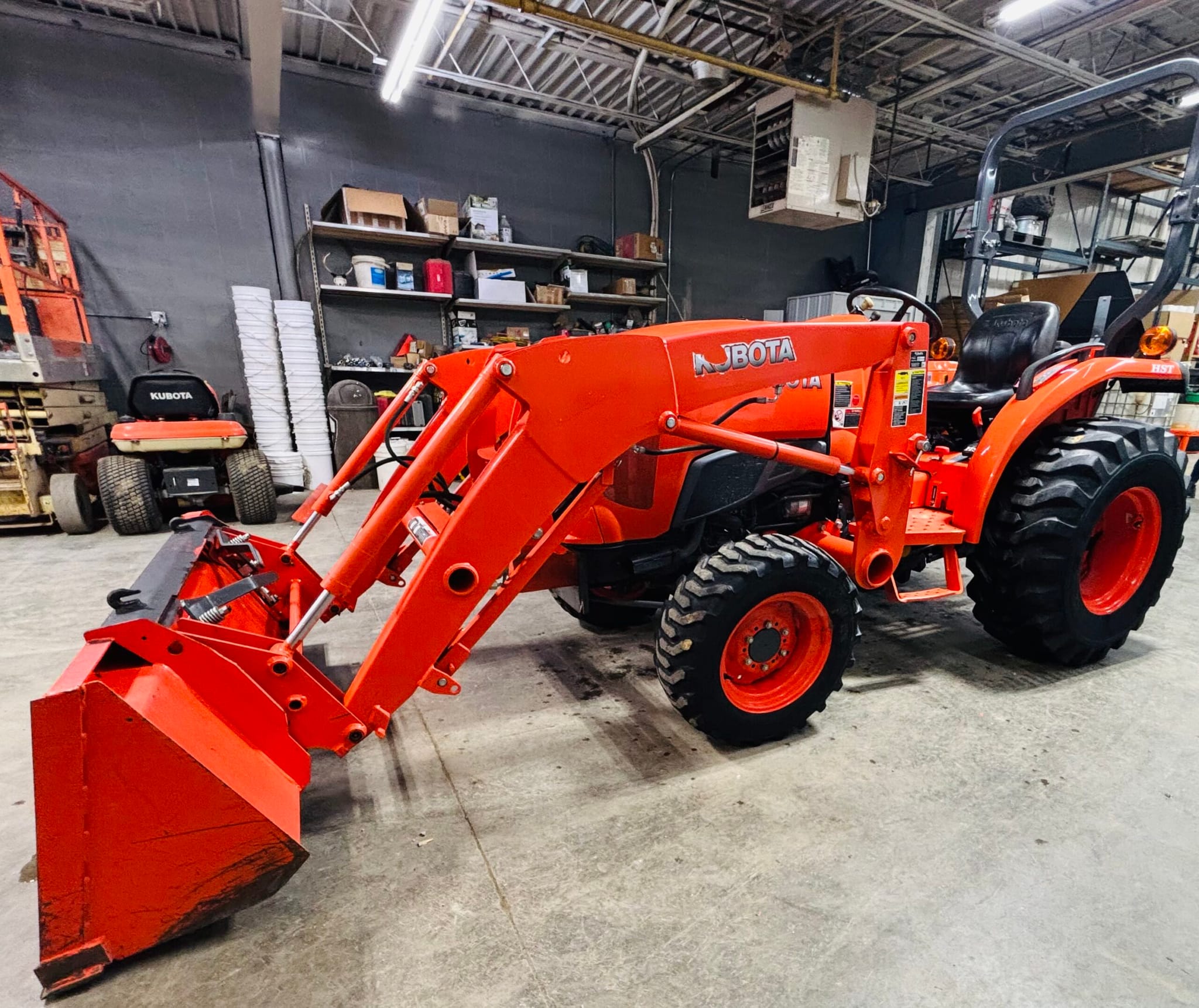 2020 KUBOTA L3901HST & LOADER