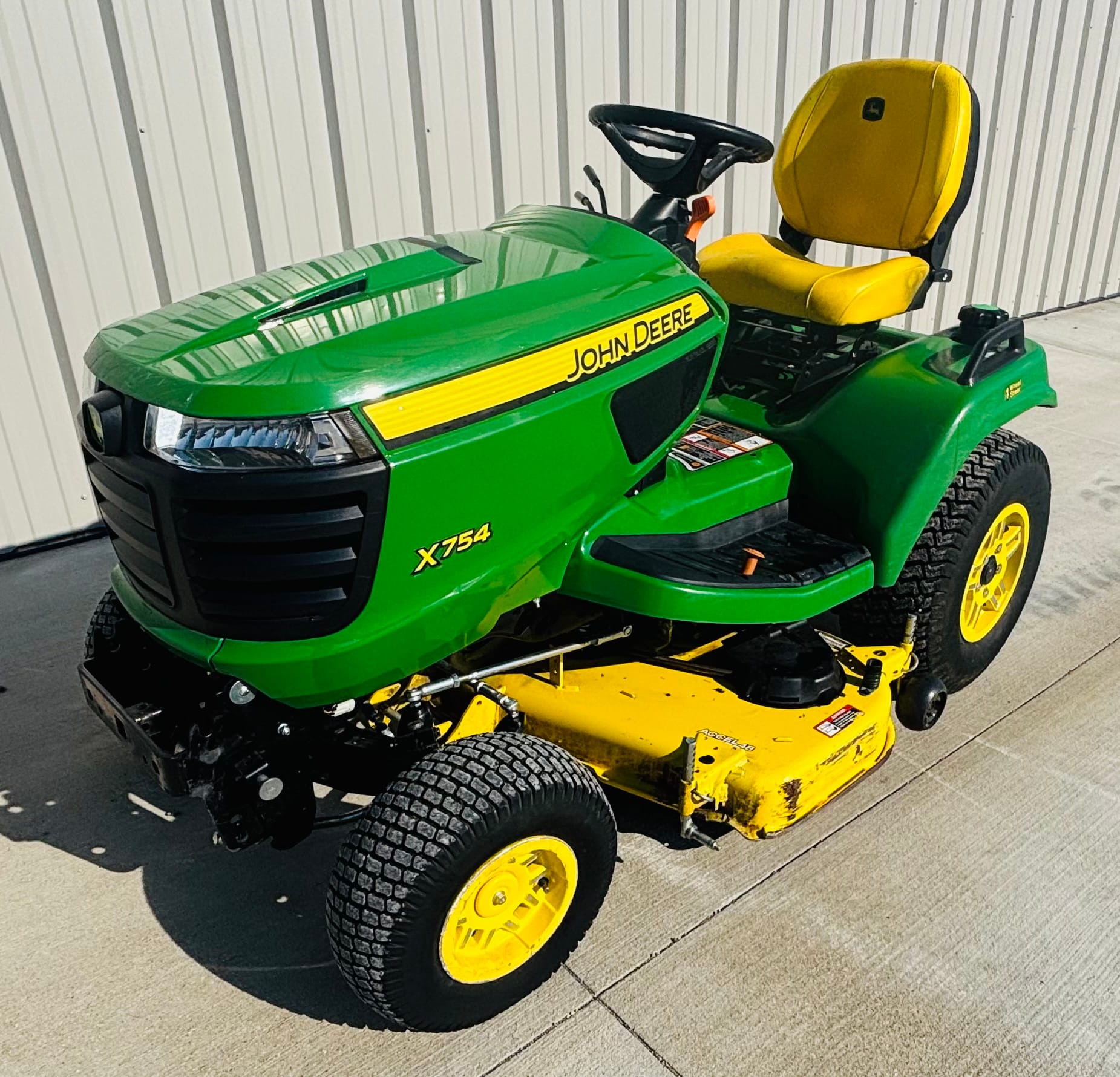 2021 JOHN DEERE X754 DIESEL